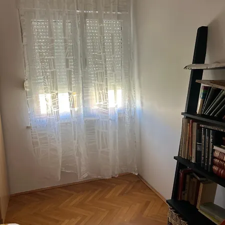 Bobi شقة سبليت